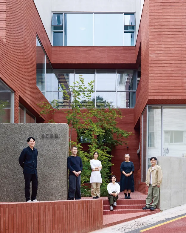 달맞이길에 등장한 수직 마을, 에케Ecke