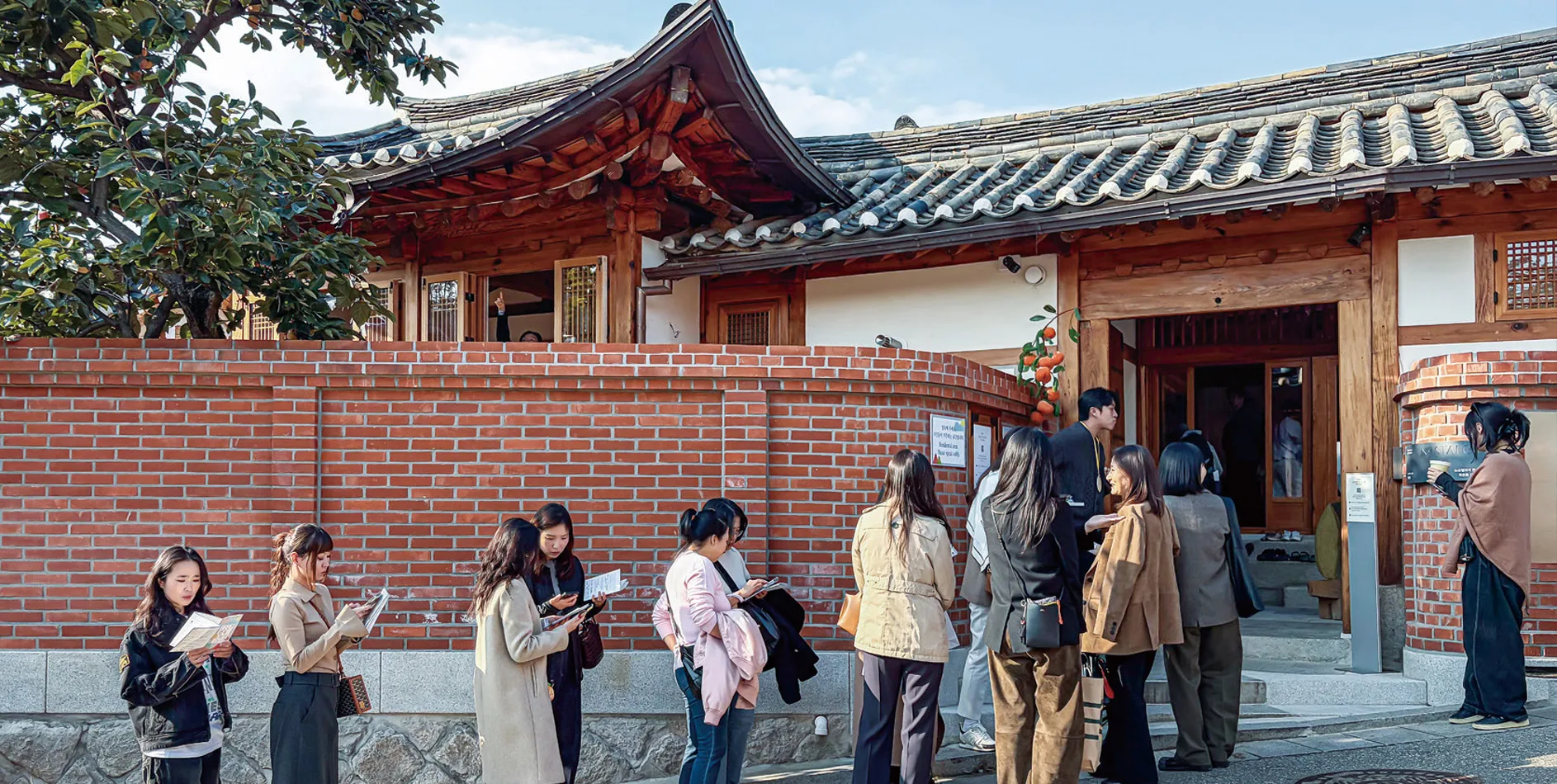 10월 28일부터 30일까지 3일간 진행한 행복작당 북촌·서촌은 많은 관람객의 발걸음으로 인산인해를 이루었다.